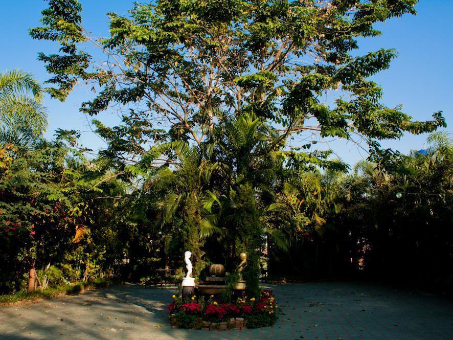 Hotel Baan Puang Petch Chiang Mai Exterior foto